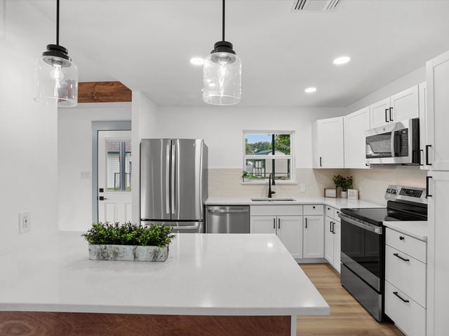 4004 Pueblo Court, Granbury, TX 76048