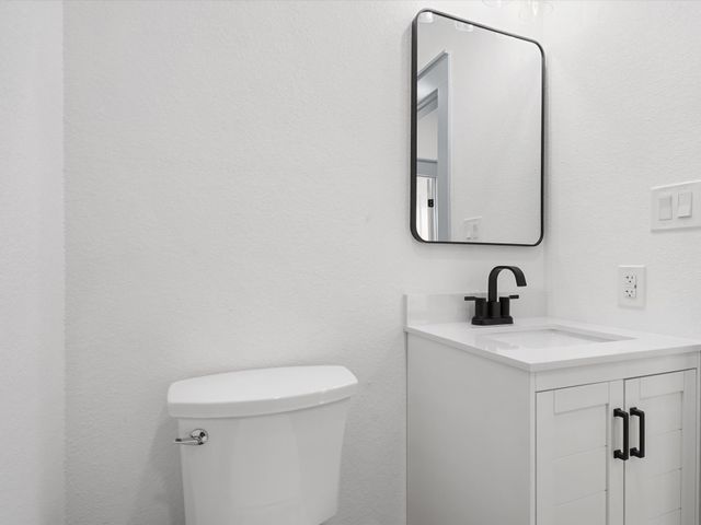 4004 Pueblo Court, Granbury, TX 76048