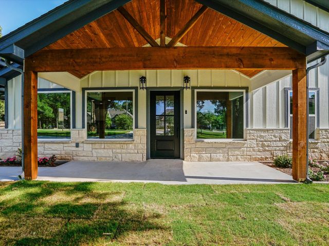 4004 Pueblo Court, Granbury, TX 76048