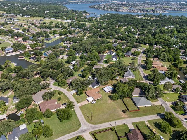 4004 Pueblo Court, Granbury, TX 76048