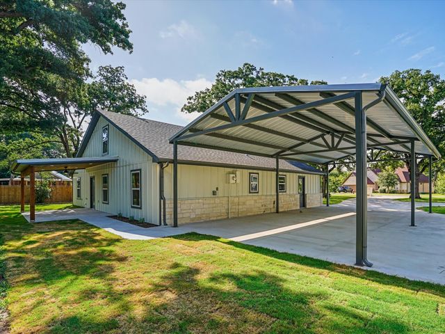 4004 Pueblo Court, Granbury, TX 76048