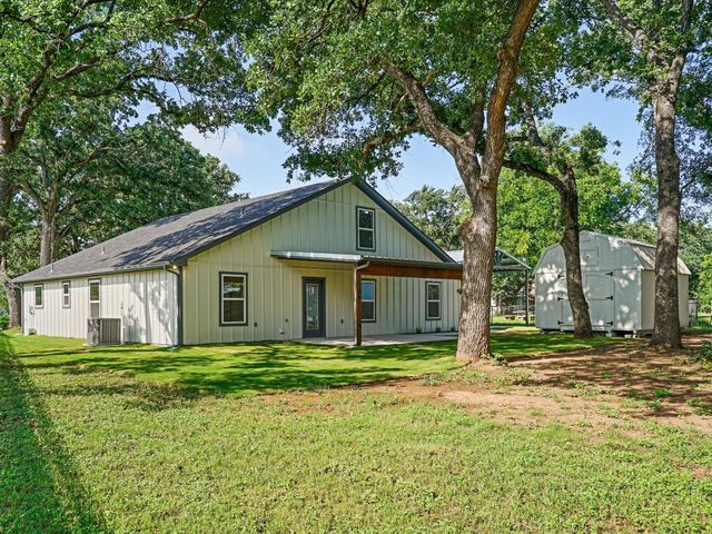 4004 Pueblo Court, Granbury, TX 76048