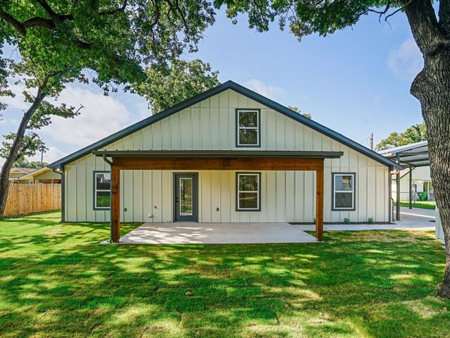 4004 Pueblo Court, Granbury, TX 76048
