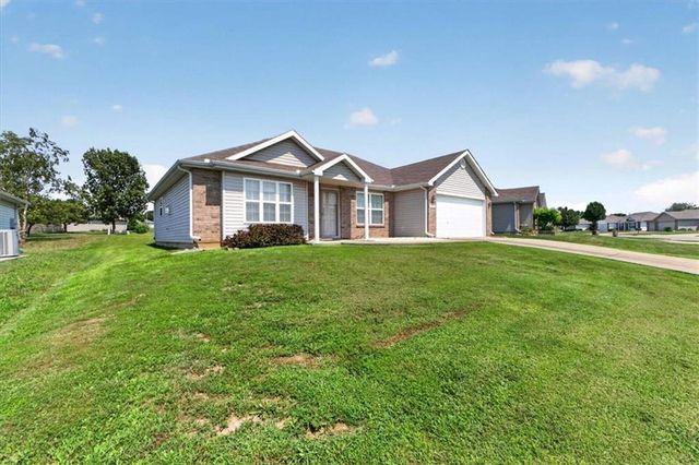1104 Carlisle Drive, Raymore, MO 64083
