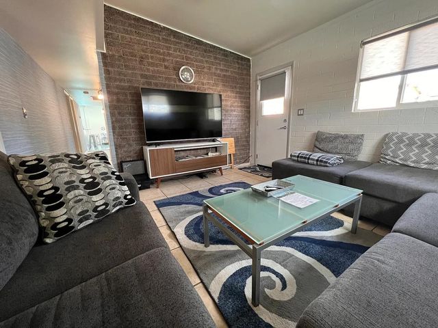 1031 N 78th Place, Scottsdale, AZ 85257