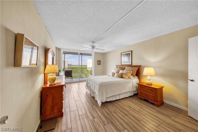 3 Bluebill AVE 808, Naples, FL 34108