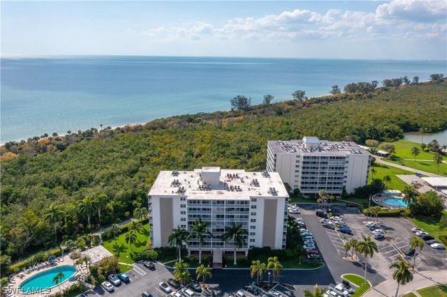 3 Bluebill AVE 808, Naples, FL 34108