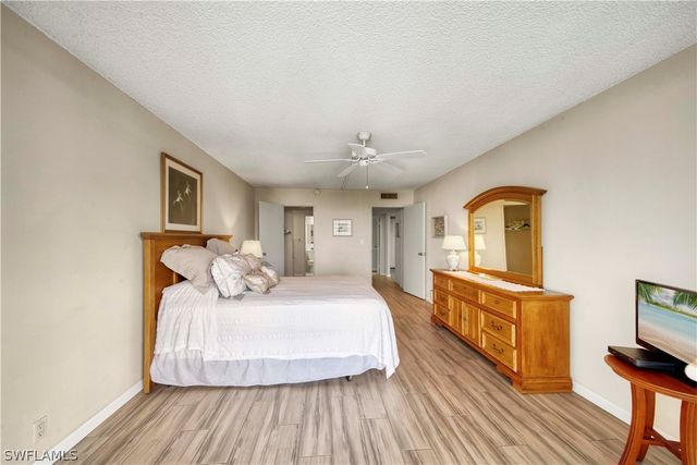 3 Bluebill AVE 808, Naples, FL 34108