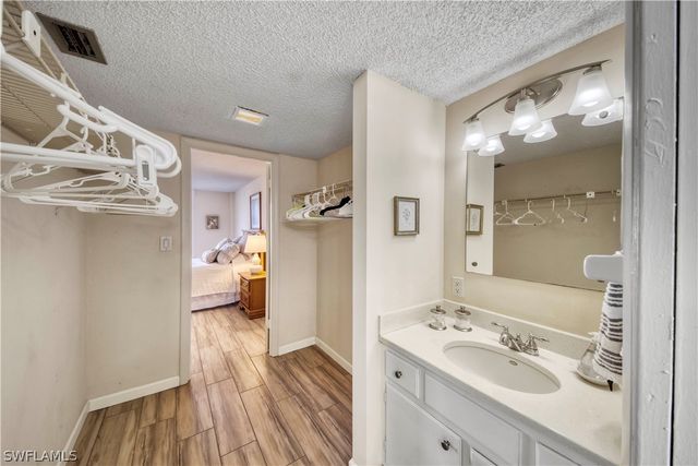 3 Bluebill AVE 808, Naples, FL 34108