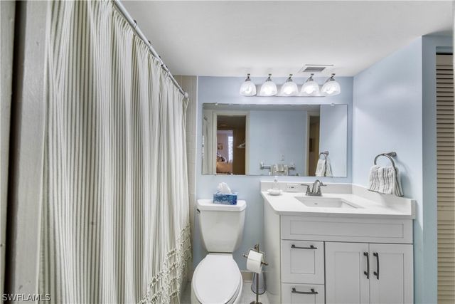 3 Bluebill AVE 808, Naples, FL 34108