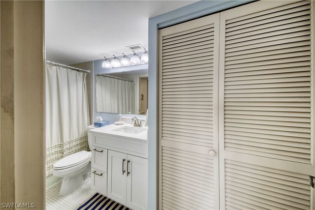 3 Bluebill AVE 808, Naples, FL 34108