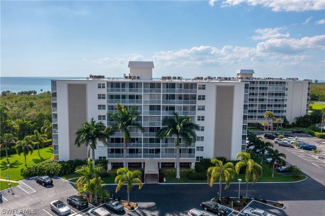 3 Bluebill AVE 808, Naples, FL 34108