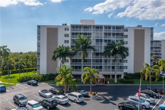 3 Bluebill AVE 808, Naples, FL 34108