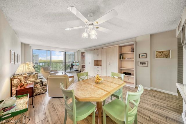3 Bluebill AVE 808, Naples, FL 34108