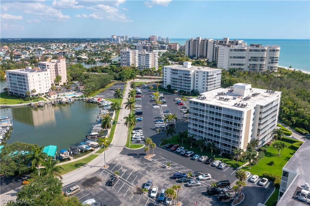 3 Bluebill AVE 808, Naples, FL 34108