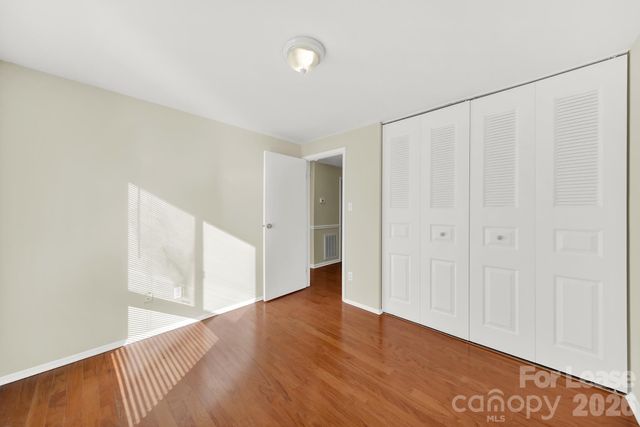 7130 Rollingridge Drive, Charlotte, NC 28211