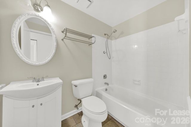 7130 Rollingridge Drive, Charlotte, NC 28211