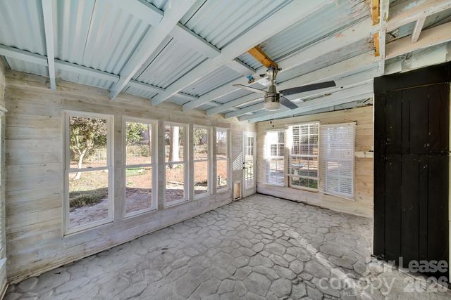 7130 Rollingridge Drive, Charlotte, NC 28211