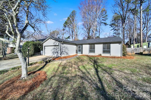 7130 Rollingridge Drive, Charlotte, NC 28211