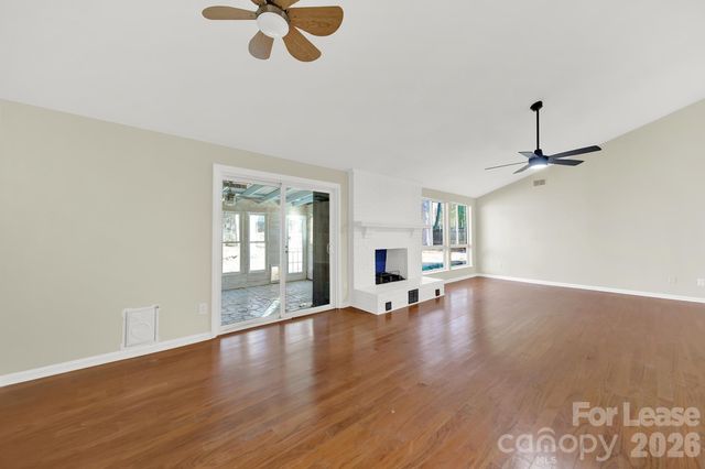 7130 Rollingridge Drive, Charlotte, NC 28211