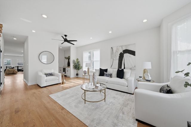 638 E 65th Street, Chicago, IL 60637