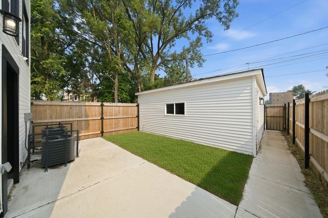 638 E 65th Street, Chicago, IL 60637