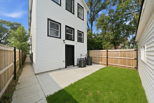638 E 65th Street, Chicago, IL 60637