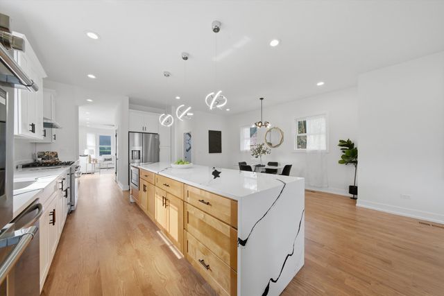 638 E 65th Street, Chicago, IL 60637