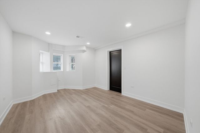 638 E 65th Street, Chicago, IL 60637