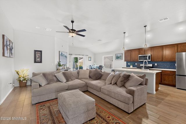3196 Bluestem Street, Las Cruces, NM 88011