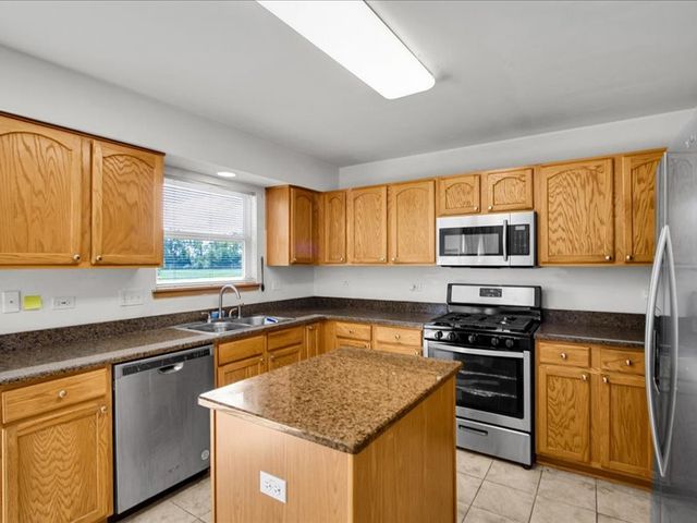 10871 Great Plaines Court, Huntley, IL 60142