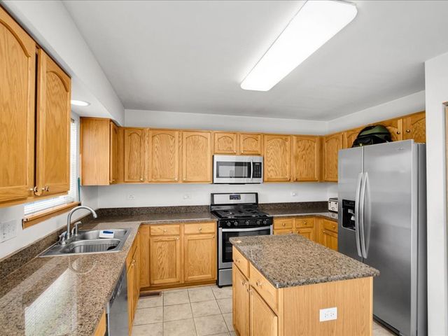 10871 Great Plaines Court, Huntley, IL 60142