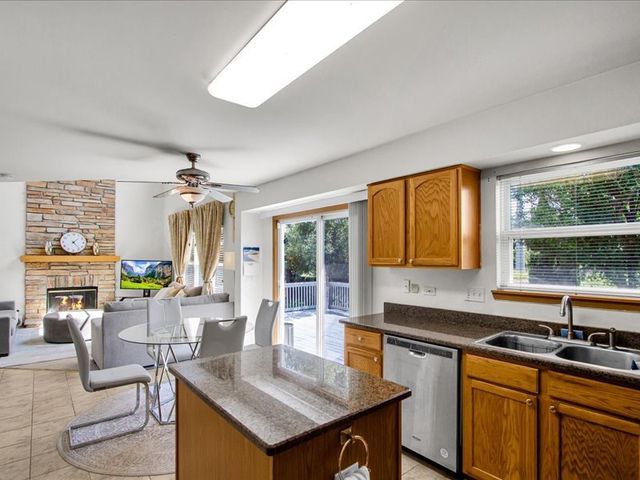 10871 Great Plaines Court, Huntley, IL 60142