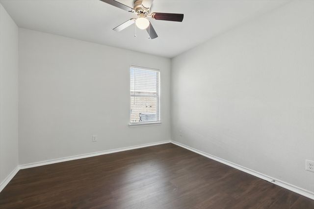 1530 Woodlake Drive, Waxahachie, TX 75165