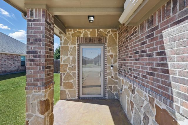 1530 Woodlake Drive, Waxahachie, TX 75165