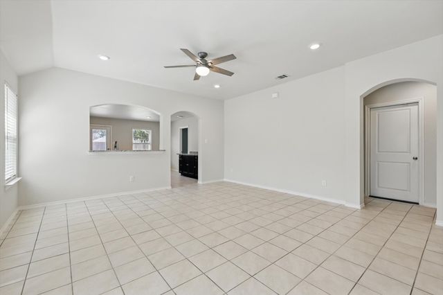 1530 Woodlake Drive, Waxahachie, TX 75165