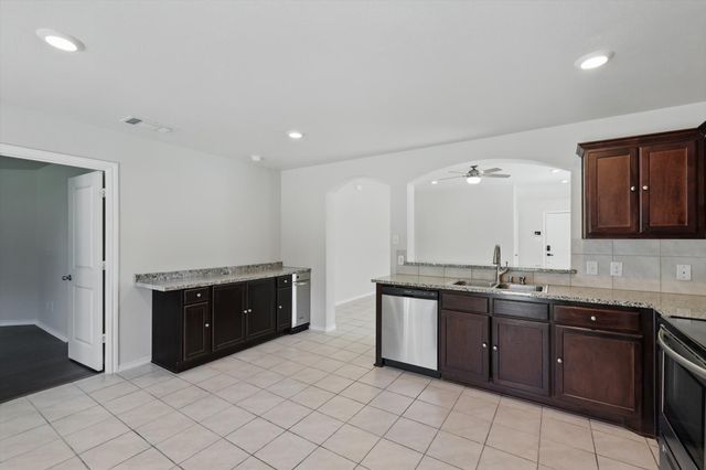 1530 Woodlake Drive, Waxahachie, TX 75165