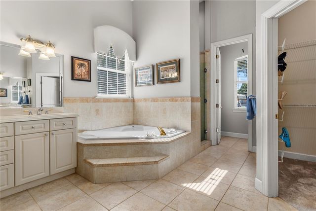 9527 QUEENSBURY COURT, Windermere, FL 34786