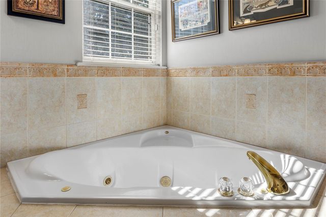 9527 QUEENSBURY COURT, Windermere, FL 34786