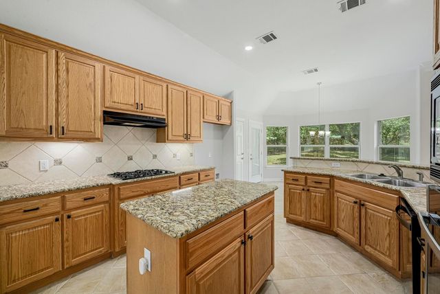 501 Flamingo BLVD, Lakeway, TX 78734