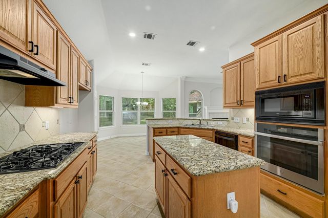 501 Flamingo BLVD, Lakeway, TX 78734
