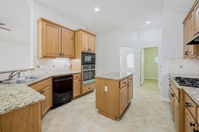 501 Flamingo BLVD, Lakeway, TX 78734