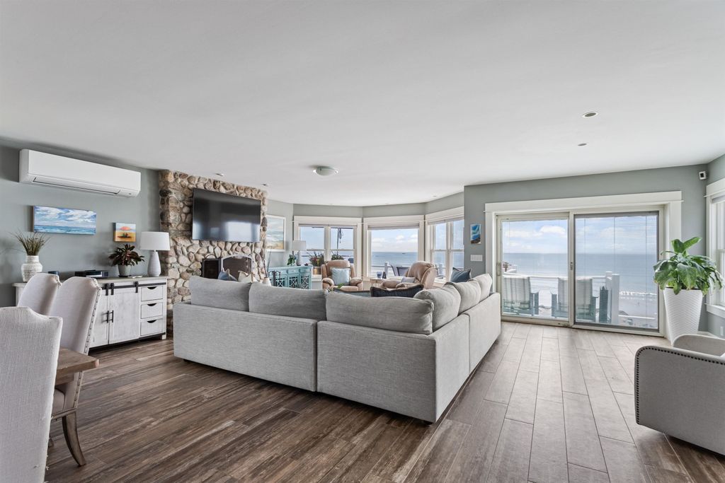 Image 15 of property listing at 4 Nor'East Lane, Hampton, NH 03842