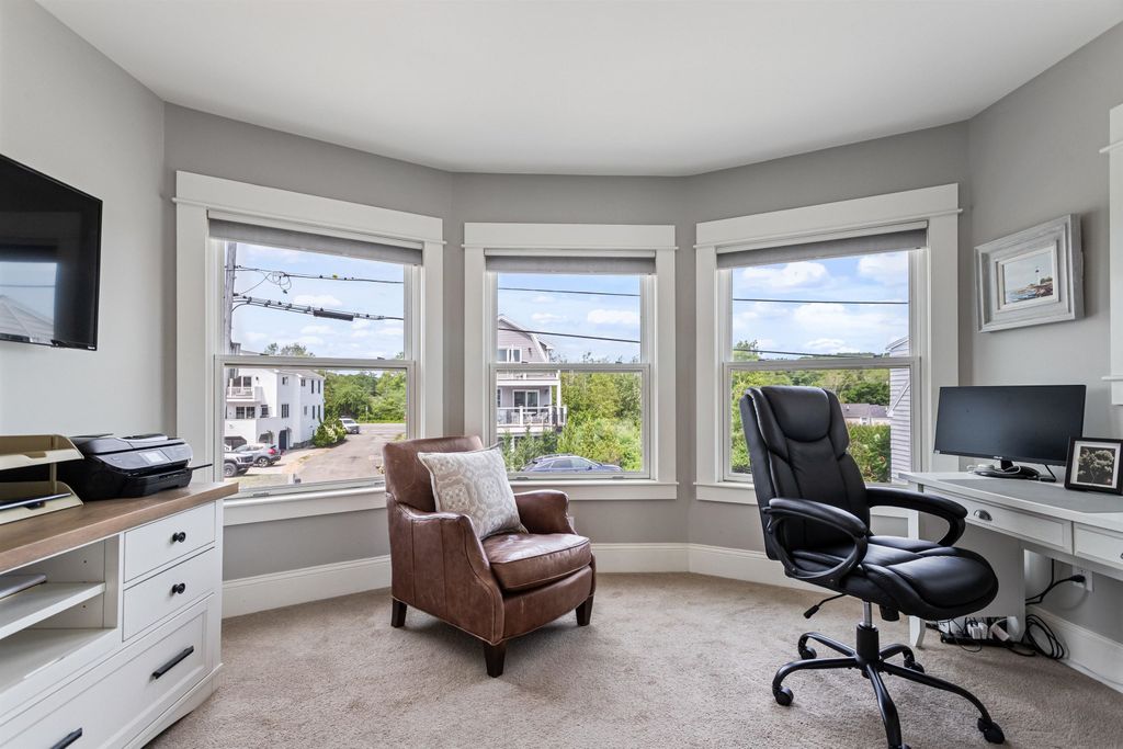 Image 30 of property listing at 4 Nor'East Lane, Hampton, NH 03842