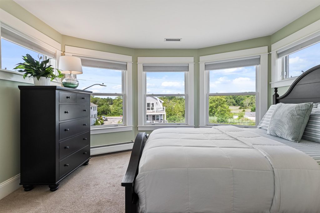 Image 42 of property listing at 4 Nor'East Lane, Hampton, NH 03842