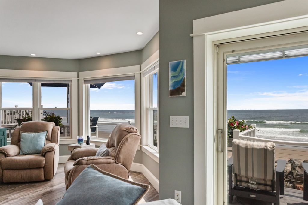 Image 9 of property listing at 4 Nor'East Lane, Hampton, NH 03842