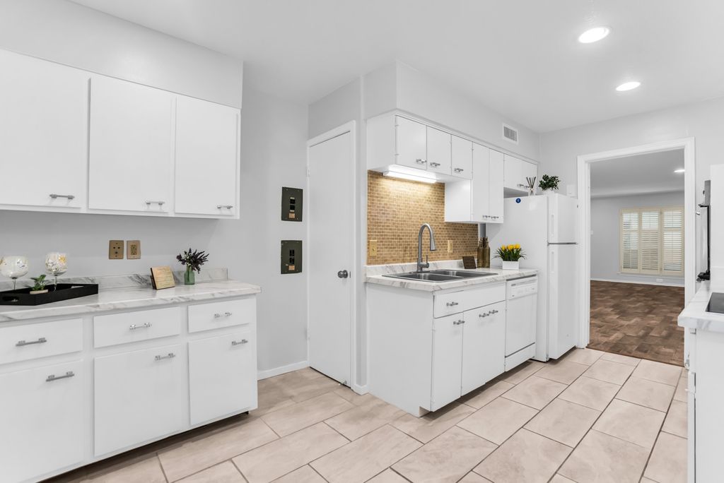 11332 Park Central Place C, Dallas, TX 75230