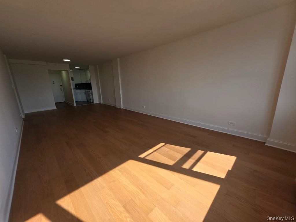 61-20 Grand Central Parkway C807, Forest Hills, NY 11375 — photo 2
