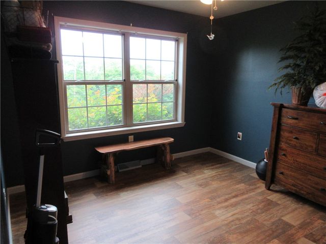 3118 Conway Wallrose Rd, Economy, PA 15005
