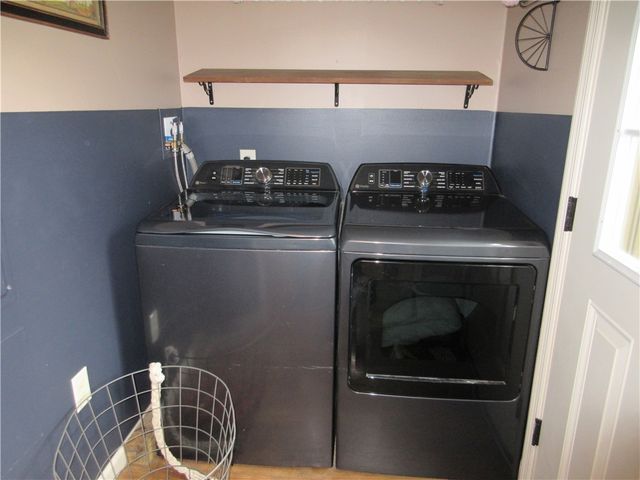 3118 Conway Wallrose Rd, Economy, PA 15005